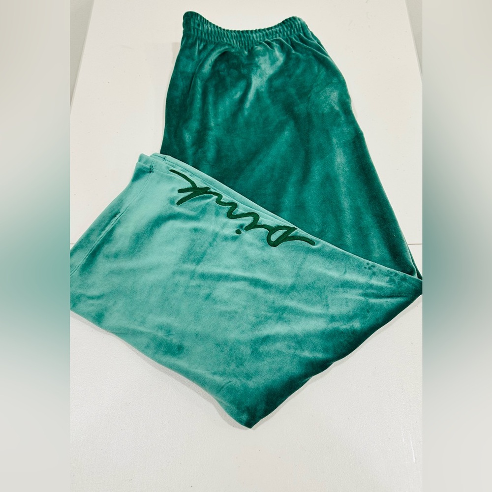 NWT Victoria’s Secret Women’s Pink  Velour Green Pant Wide Leg Size‎ XL
